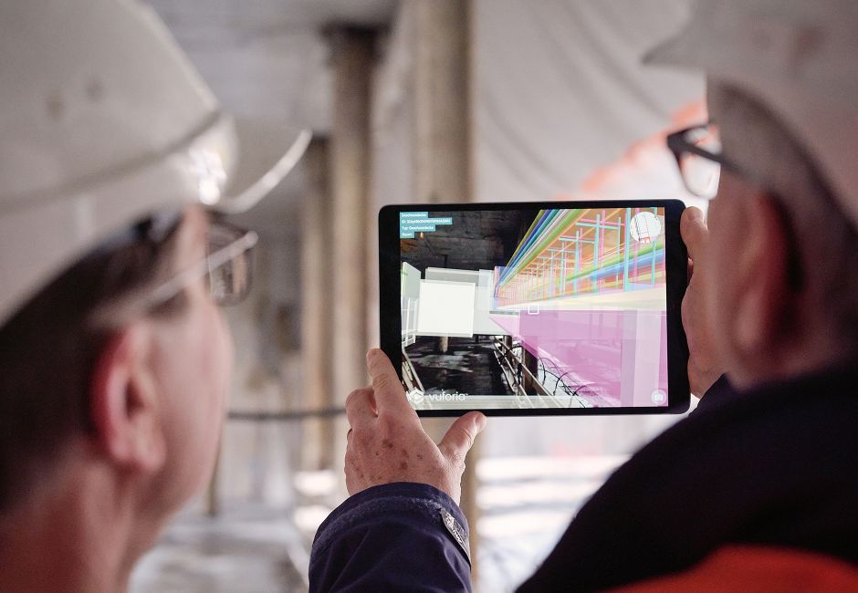 FieldWalk: Dank AR-Technologie können dreidimensionale Modelle direkt in der Baustelle visualisiert werden. FieldWalk: Dank AR-Technologie können dreidimensionale Modelle direkt in der Baustelle visualisiert werden.
