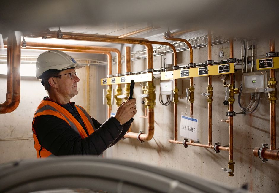 FieldWalk: Ein schnelles Foto, ein kurzer Beschrieb und schon sind der Mangel sowie dessen Standort erfasst. FieldWalk: Ein schnelles Foto, ein kurzer Beschrieb und schon sind der Mangel sowie dessen Standort erfasst.